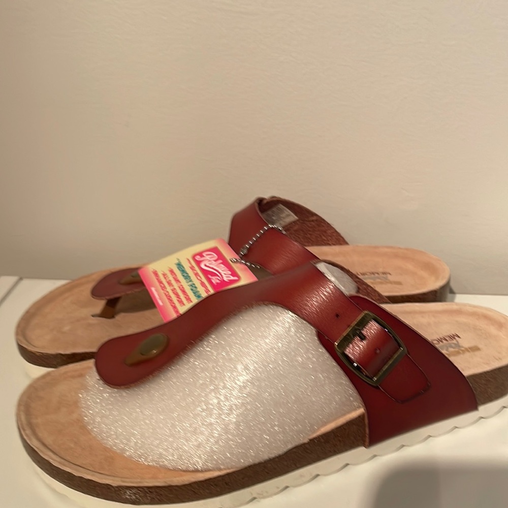 New Sketchers sandals, size 10